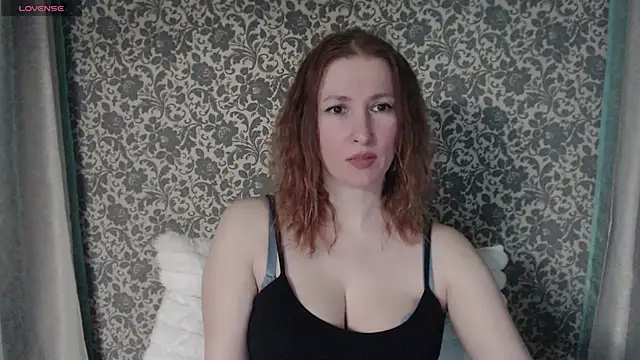 LesanaMagic online show from February 19, 8:31 pm