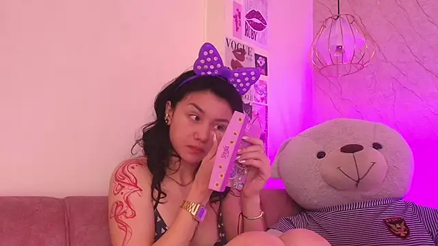 april bennett online show from November 13, 12:26 pm