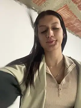 Snapshot of Caroline_daring chatting on June 5, 3:24 am Caroline daring online show from June 5, 3:24 am