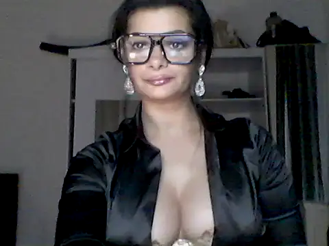 Snapshot of Pillango1212 chatting on September 23, 4:54 pm Pillango1212 online show from September 23, 4:54 pm