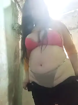 Snapshot of alahia_sw chatting on October 3, 5:32 pm alahia sw online show from October 3, 5:32 pm