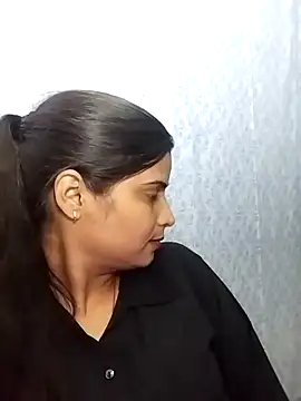 Snapshot of Hot-Pooja25 chatting on February 3, 8:52 am Hot-Pooja25 online show from February 3, 8:52 am