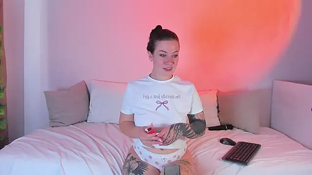 MiaKhallirae online show from October 23, 10:03 am