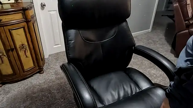 Snapshot of Mickelangello75 chatting on September 25, 3:27 pm Mickelangello75 online show from September 25, 3:27 pm