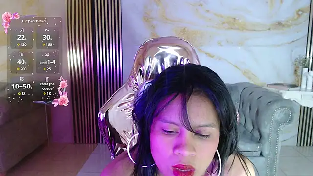 catalina5 s online show from December 5, 1:31 pm