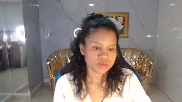 catalina5 s online show from December 19, 1:18 pm