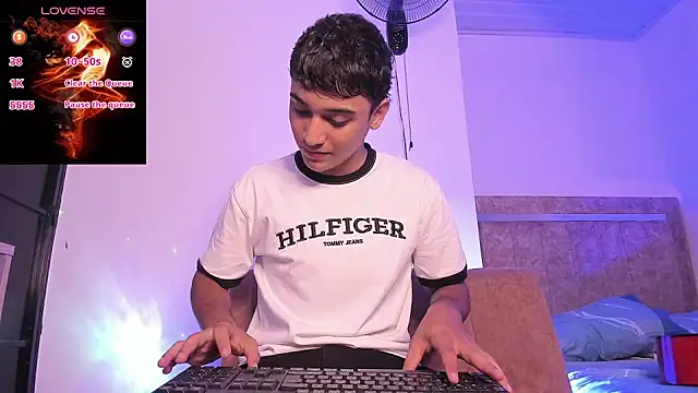 Austin Cardieff  online show from September 14, 2:00 am