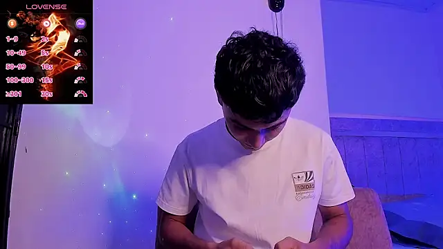 Austin Cardieff  online show from September 15, 3:39 am