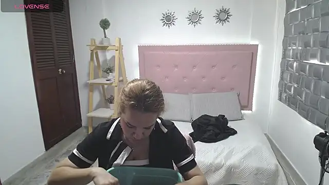 Dulce  Lovee online show from November 21, 1:21 pm