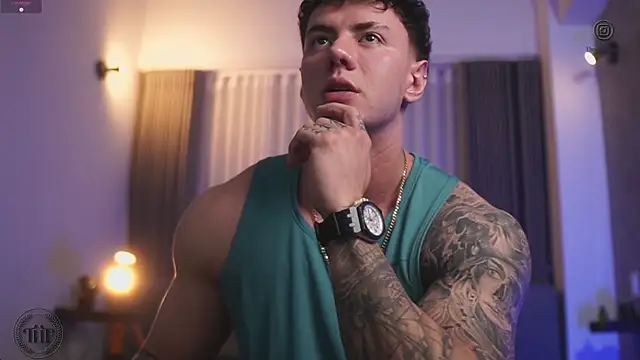 Snapshot of Thomas_Falcon chatting on October 22, 11:26 pm Thomas Falcon online show from October 22, 11:26 pm