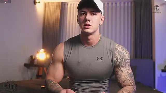 Snapshot of Thomas_Falcon chatting on October 23, 10:52 pm Thomas Falcon online show from October 23, 10:52 pm