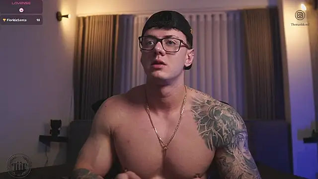 Snapshot of Thomas_Falcon chatting on November 1, 2:13 am Thomas Falcon online show from November 1, 2:13 am