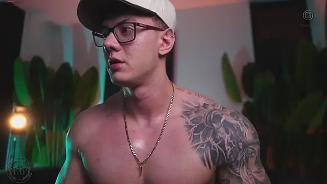 Snapshot of Thomas_Falcon chatting on November 13, 2:43 am Thomas Falcon online show from November 13, 2:43 am