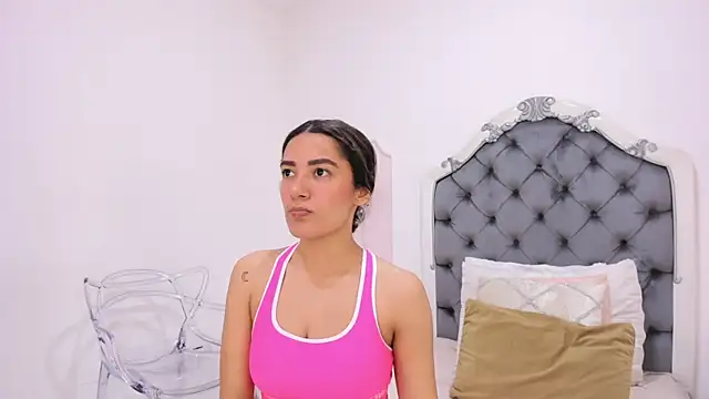 Skylerwhite02 online show from March 27, 3:45 am