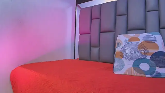 kissme luna online show from October 14, 7:03 pm