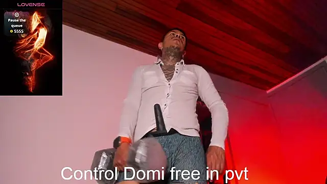 Snapshot of Maxpower777 chatting on December 17, 11:33 pm Maxpower777 online show from December 17, 11:33 pm