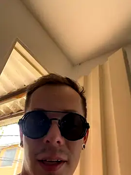 Snapshot of dimitryivanovv chatting on October 4, 6:39 pm dimitryivanovv online show from October 4, 6:39 pm