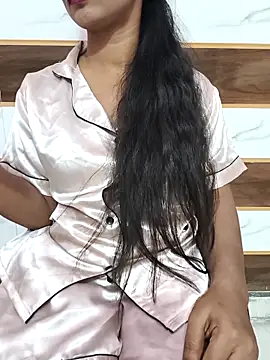 Itz Mayra  online show from October 25, 8:00 am