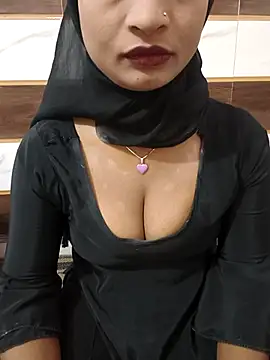 Itz Mayra  online show from November 17, 5:35 am