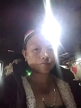 Snapshot of Samdim23 chatting on November 18, 2:28 am Samdim23 online show from November 18, 2:28 am