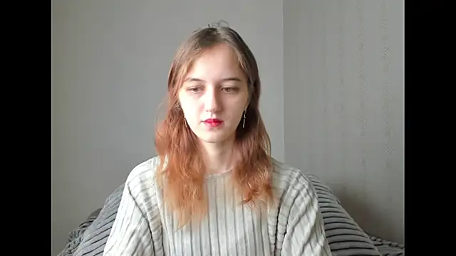 Snapshot of dreamy_pollyyy chatting on February 2, 4:22 am dreamy pollyyy online show from February 2, 4:22 am