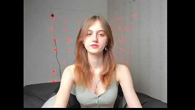 Snapshot of dreamy_pollyyy chatting on March 11, 12:44 pm dreamy pollyyy online show from March 11, 12:44 pm