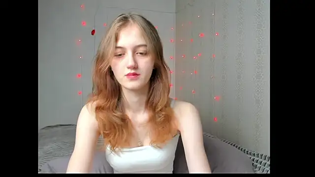 Snapshot of dreamy_pollyyy chatting on May 16, 7:45 pm dreamy pollyyy online show from May 16, 7:45 pm