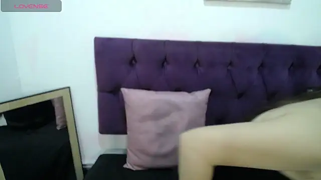 Snapshot of SofiaKitty-love chatting on October 8, 6:49 pm SofiaKitty-love online show from October 8, 6:49 pm