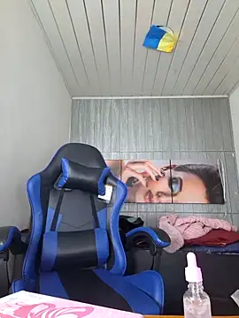 susan mooree online show from February 7, 8:01 pm