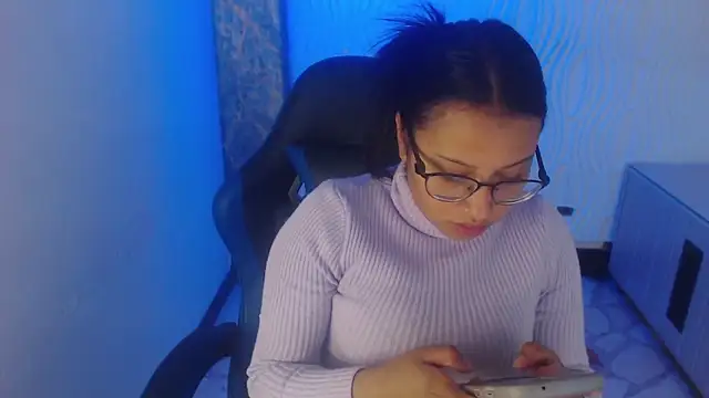 susan mooree online show from February 11, 8:14 pm