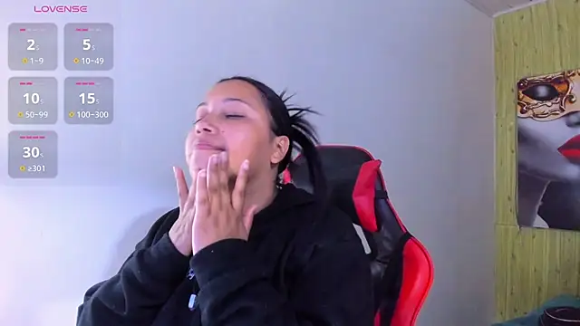 susan mooree online show from April 11, 8:46 pm