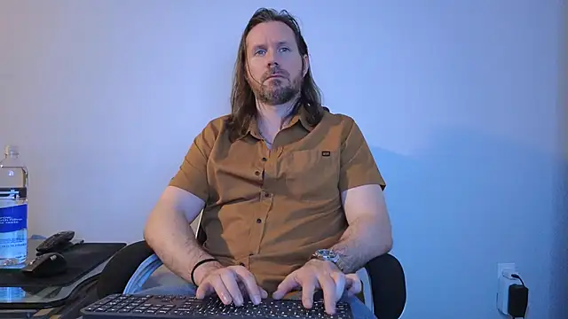 AlbinoAdonis online show from April 29, 1:43 am