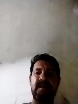 Snapshot of Deyvid184 chatting on February 8, 5:55 am Deyvid184 online show from February 8, 5:55 am