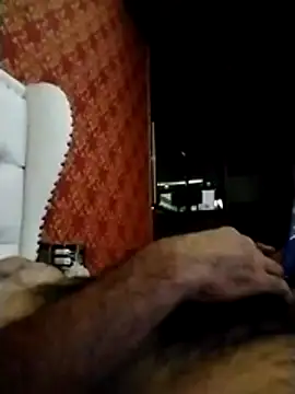 Snapshot of Deyvid184 chatting on March 15, 5:57 am Deyvid184 online show from March 15, 5:57 am