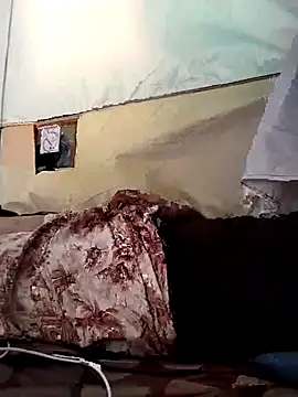 Snapshot of Deyvid184 chatting on April 4, 11:57 pm Deyvid184 online show from April 4, 11:57 pm