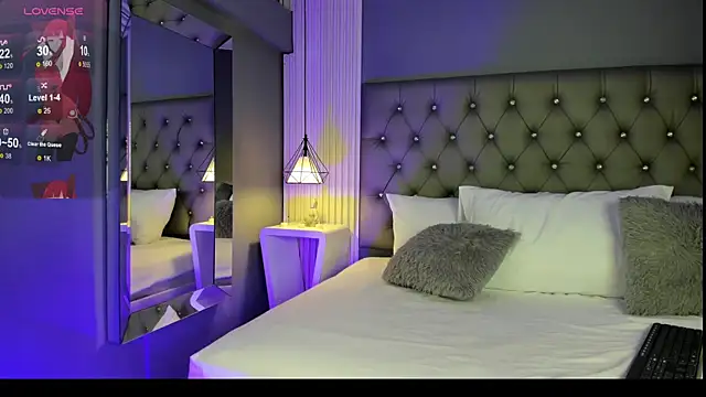 LunaBloomn online show from December 1, 5:07 pm