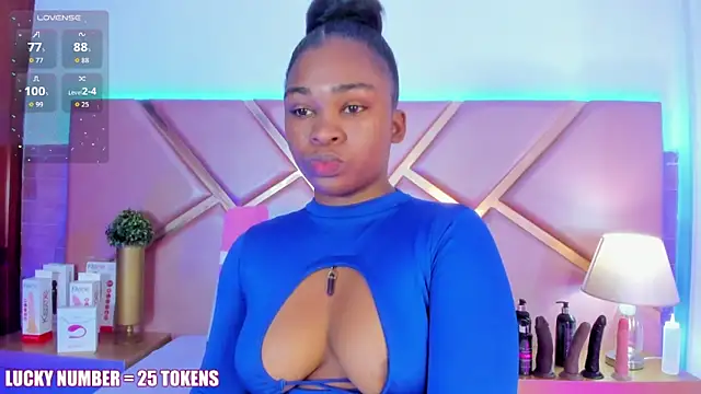 Snapshot of SophieSinclair chatting on February 4, 12:44 pm SophieSinclair online show from February 4, 12:44 pm