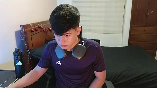 tightncuteass online show from November 21, 11:36 pm