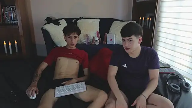 tightncuteass online show from December 5, 3:09 pm