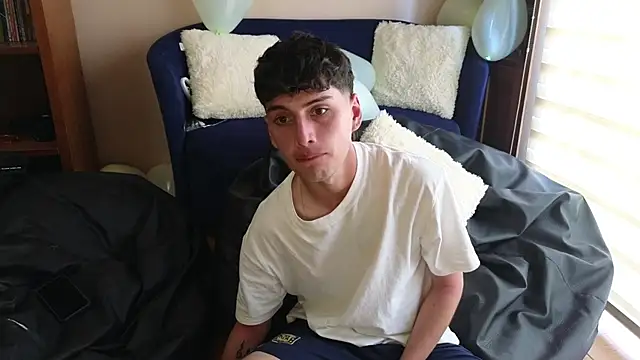 tightncuteass online show from February 9, 2:43 pm