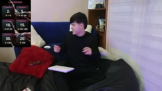 tightncuteass online show from February 17, 11:33 pm