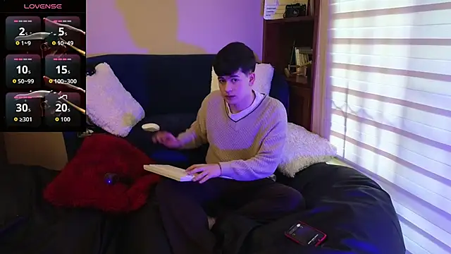 tightncuteass online show from February 18, 10:39 pm