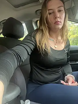 AllesandraLove online show from October 31, 4:08 pm