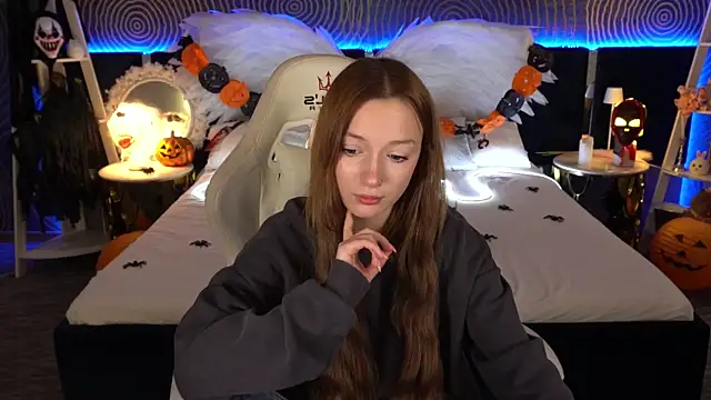 FoxyMayy online show from October 29, 2:19 pm