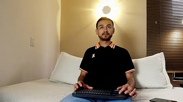 Axel Moon S online show from November 25, 7:47 pm