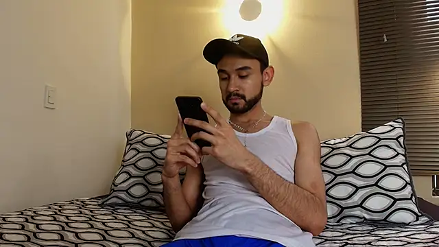 Axel Moon S online show from December 15, 7:18 pm