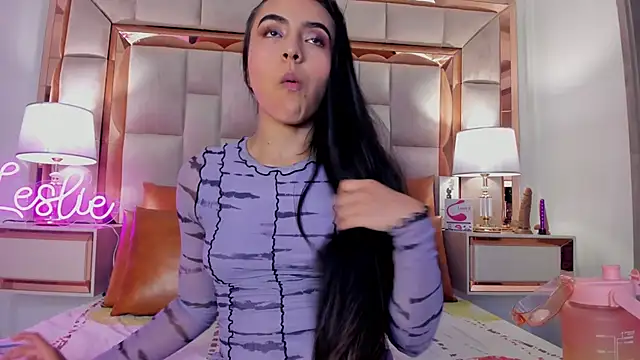 Snapshot of Leslie_Bussh_ chatting on October 8, 8:06 pm Leslie Bussh online show from October 8, 8:06 pm