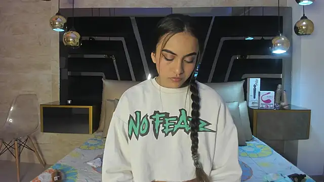 Snapshot of Leslie_Bussh_ chatting on October 29, 8:10 pm Leslie Bussh online show from October 29, 8:10 pm