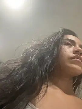 Leslie Bussh  online show from April 6, 4:46 am