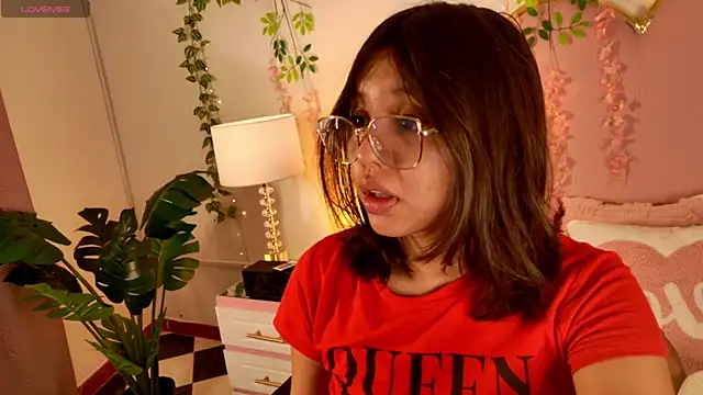 Lauuu2007 online show from March 28, 9:14 pm